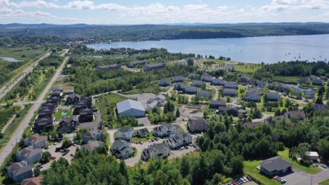 Condo Entre Ville/Nature Magog Εξωτερικό φωτογραφία